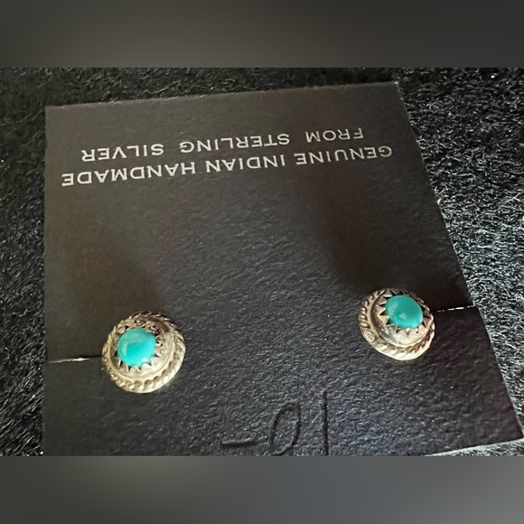 Vintage Genuine Indian Handmade Turquoise & Sterling Sliver Pierced Earrings - Picture 8 of 8